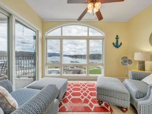 1217 Graves Harbor Trl APT 122, Huddleston, VA 24104