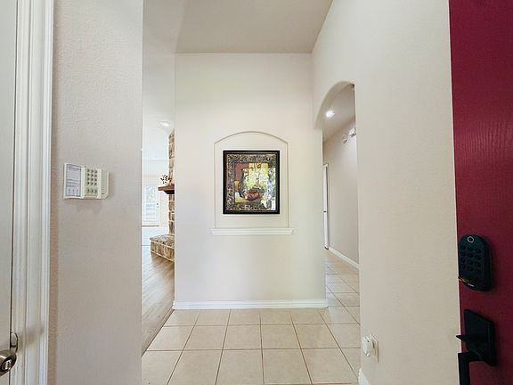 3rd image of 214 Lavaca Dr