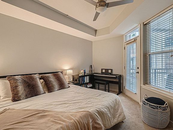 5th image of 390 17th St NW Unit 4030