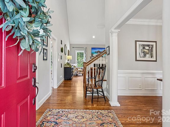 5th image of 175 Turnberry Ln