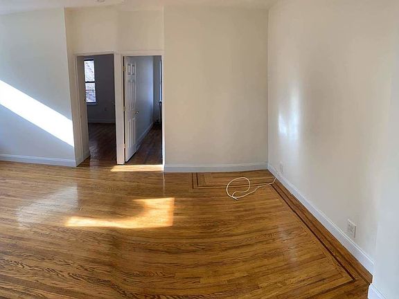 3rd image of 4724 41st St APT 3R