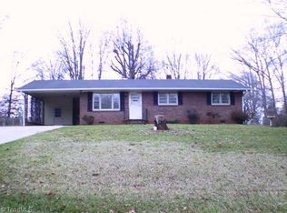 1784 SE Prescott Rd, Kernersville, NC 27284