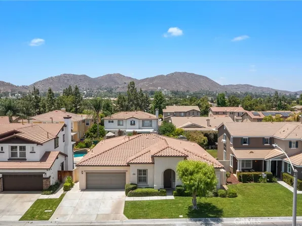 11529 Trailrun Ct, Riverside, CA 92505