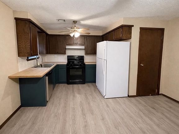 5th image of 111 Sterling Dr