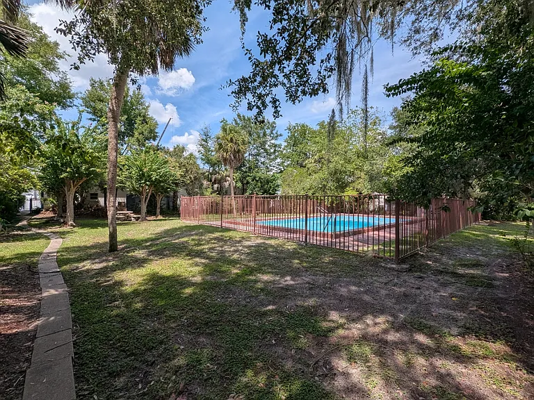 Palm Bay Apartments — Photo 12