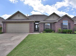 1318 E 146th Pl S, Glenpool, OK 74033
