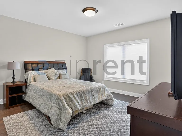 2408 Ellard Ter SE — Photo 40