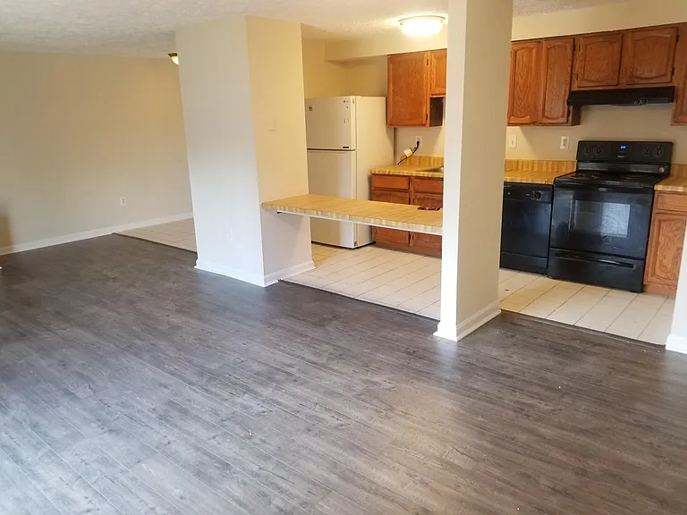 600 Heather Ridge Dr #F — Photo 3