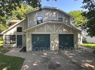 24 Cherry St #B, Liberty, MO 64068