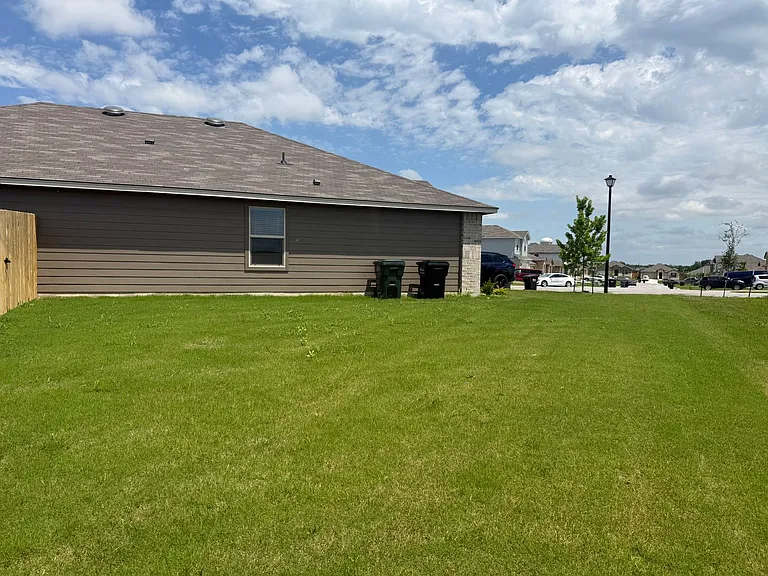 2621 Torbensen Ct — Photo 18