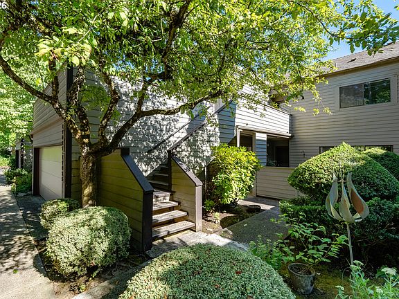 3rd image of 17027 SW Versailles Ln