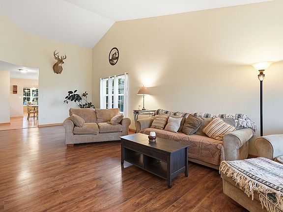 4th image of 617 Enclave Ln