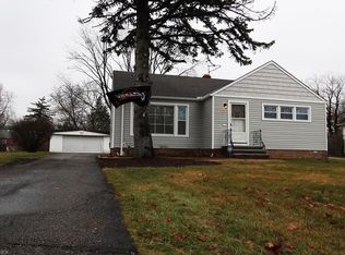 114 Flora Dr, Bedford, OH