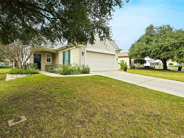 112 Ranier Ln — Photo 2