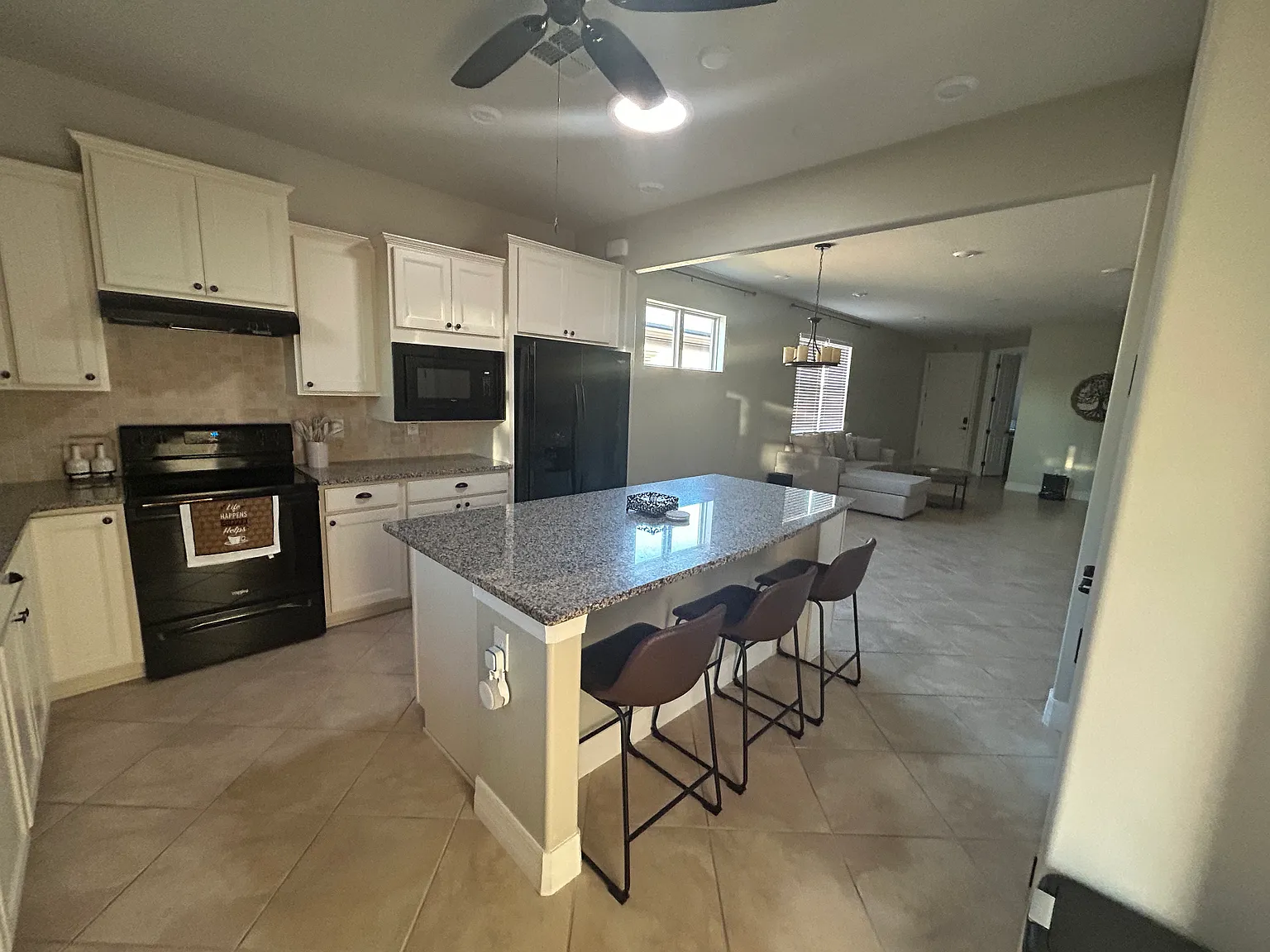 2 bed, 1432 sqft, $2,250 — Photo 4