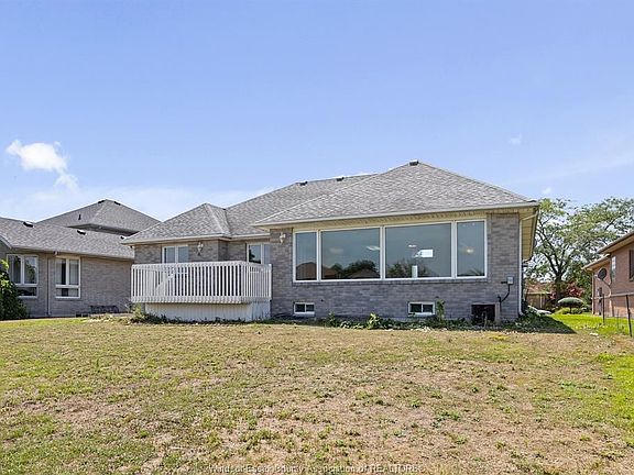 5th image of 956 Lake Trail Dr