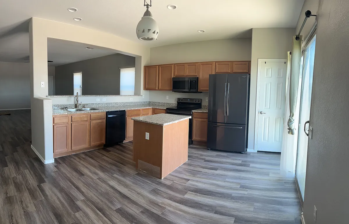 Building Photo - 34674 S Pioneer Way