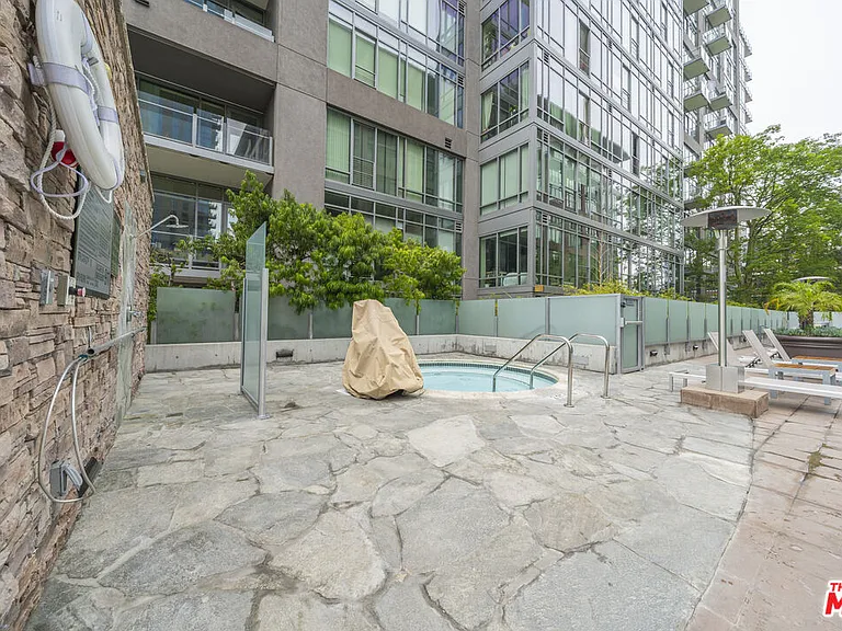 1100 S Hope St #716 — Photo 31