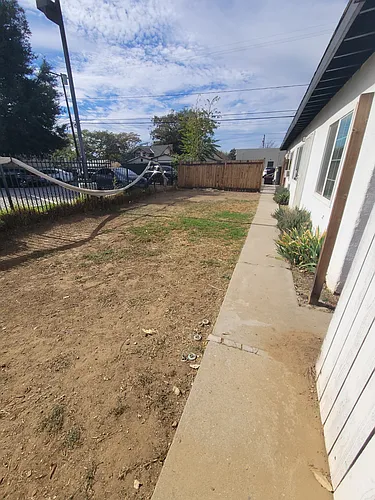 925 Magnolia Ave Photo 1