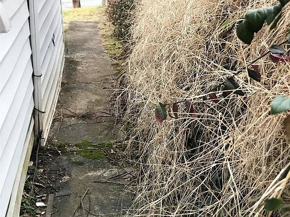 4th image of 758 Benson Ave