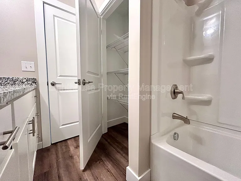 2855 Taft Ave SW #12 — Photo 13