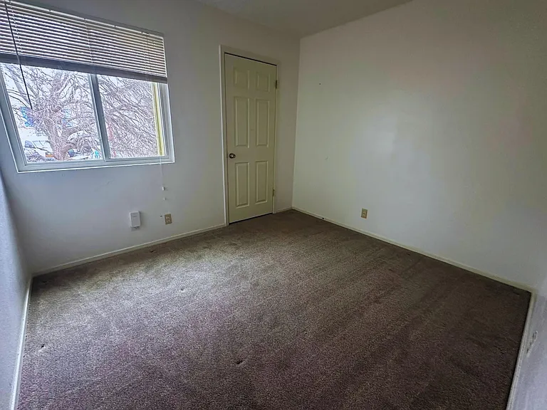 2202 Tabor Ct #C — Photo 11