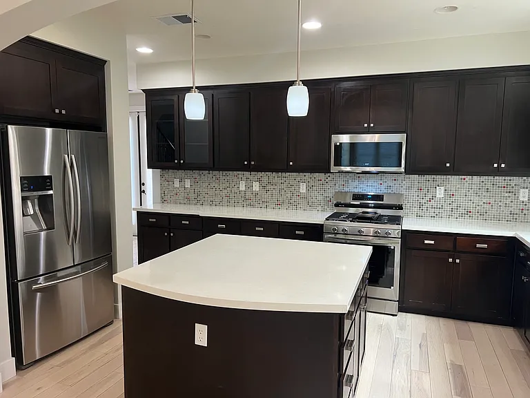 935 Rincon St — Photo 3