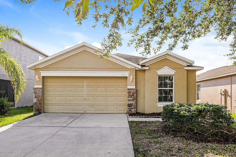 3 bed, 2.0 bath, 1482 sqft, $1,980 — Photo 1