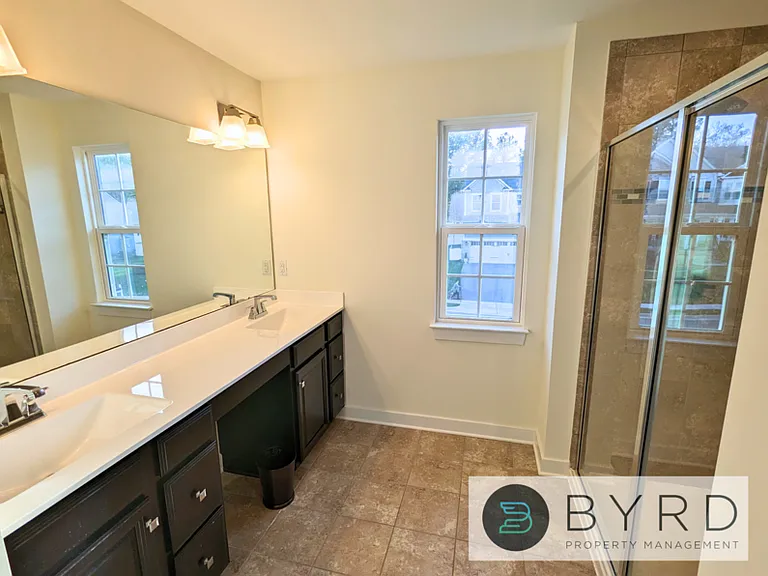 15700 Cambria Cove Blvd — Photo 37