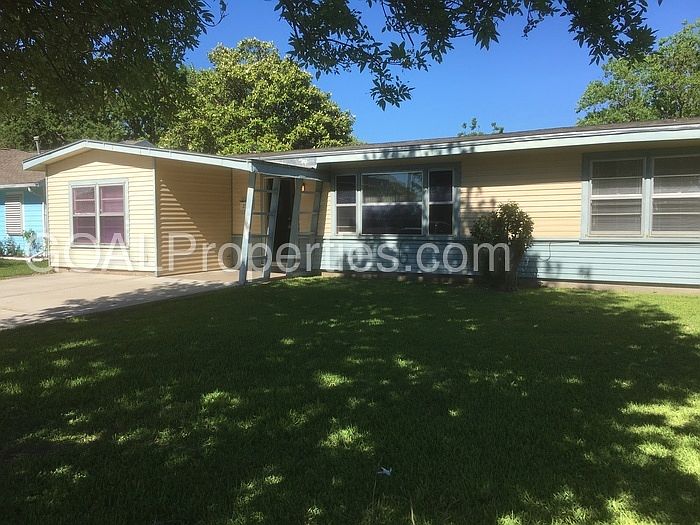 1st image of 214 17th St N