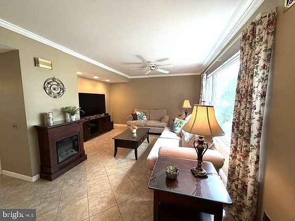 3rd image of 41 Mizzen Dr