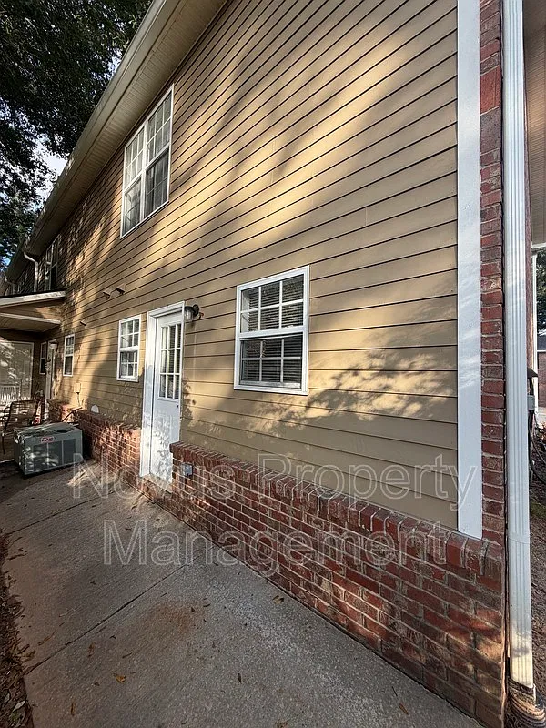 2 bed, 2.5 bath, $1,250 — Photo 2