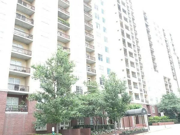 1101 Juniper St NE #311 — Photo 2
