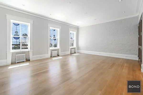 Rented by Bond New York | media 17