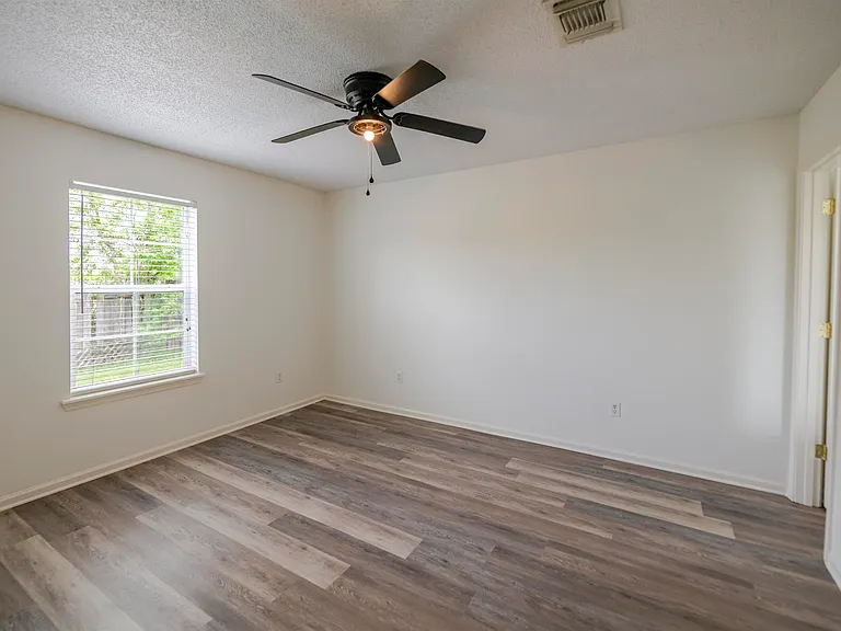 261 Bon Jovi Blvd — Photo 10