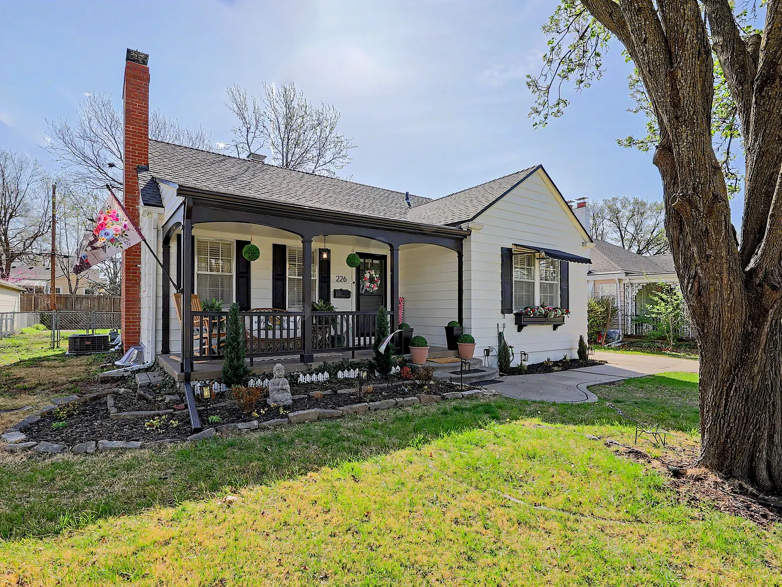 226 S Pinecrest St — Photo 4