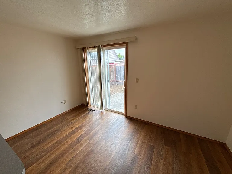 4359 Rodeo Dr NE — Photo 12