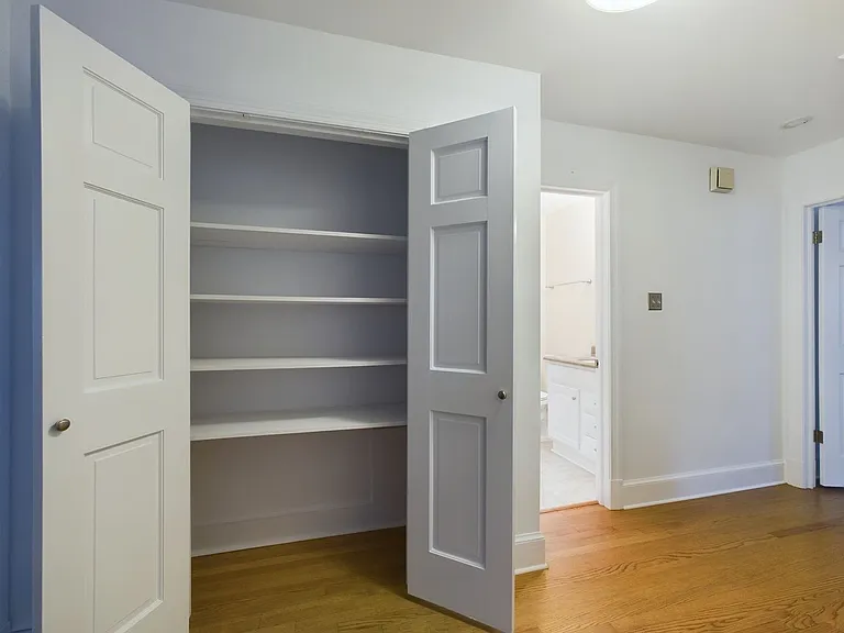10211 Windbluff Dr — Photo 26