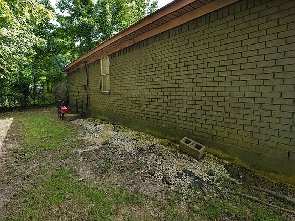 5th image of 3795 Black Forest Dr