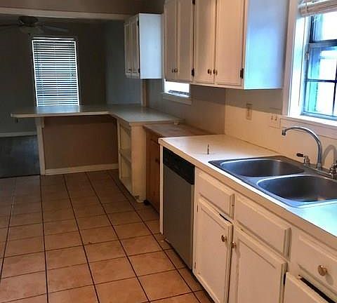 5th image of 1710 Pinewood Dr