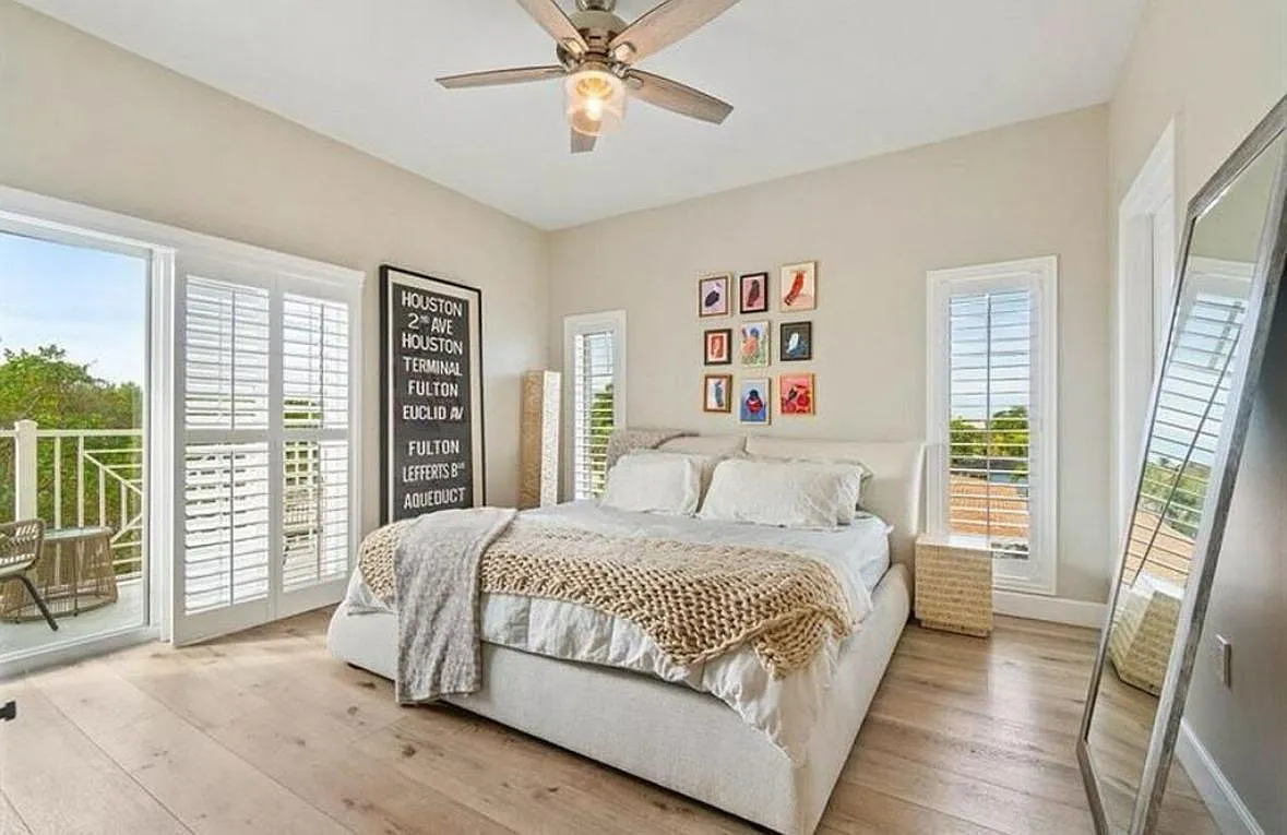 2 bed, 2.0 bath, 1001 sqft, $4,500 — Photo 4