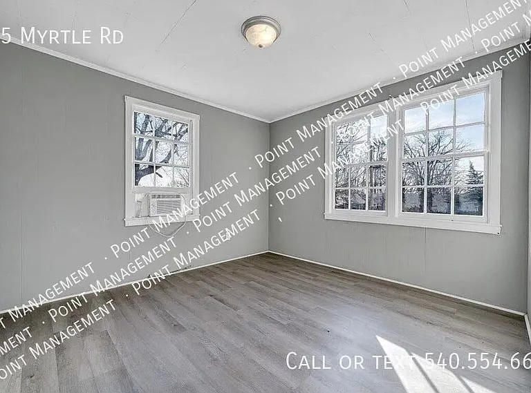 935 Myrtle Rd — Photo 10