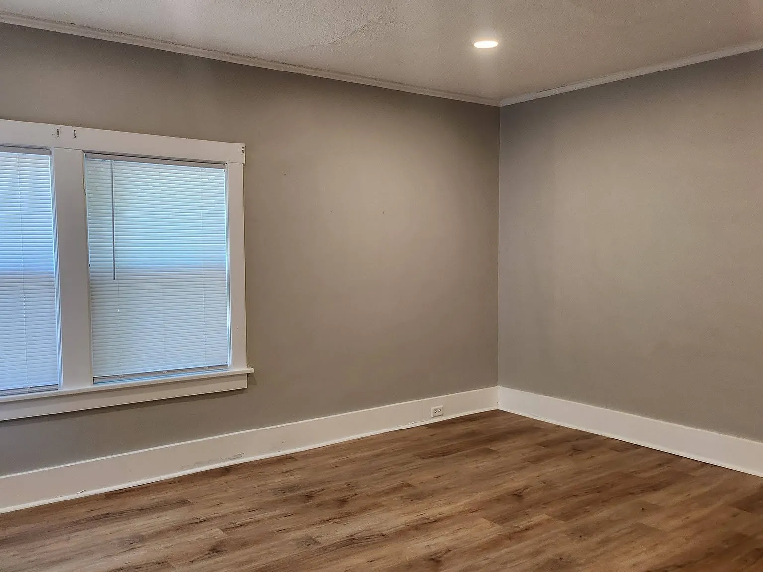 4 bed, 1.5 bath, 1600 sqft, $1,800 — Photo 4