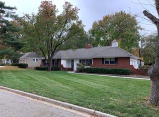 9214 Cherokee Pl, Leawood, KS 66206
