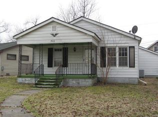 900 Park Dr, Marion, IL 62959