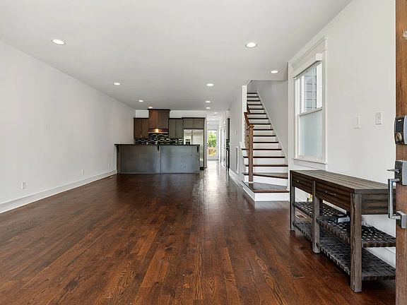 5th image of 1813 5th Ave N #B