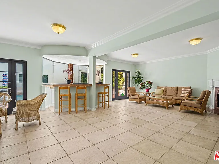 521 Montana Ave #301 — Photo 27