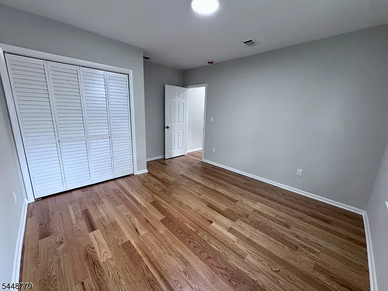 441 W Broad St — Photo 15