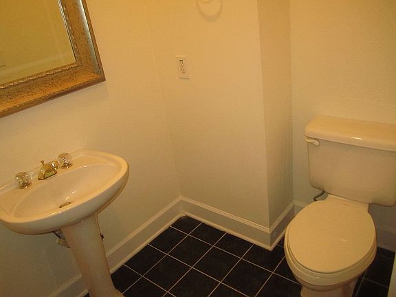 5th image of 3207 Haleys Way SE