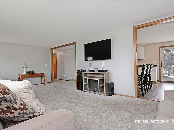 3rd image of 25098 W Forest Dr